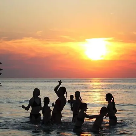 Relax In A Cosy With A Seaview 公寓